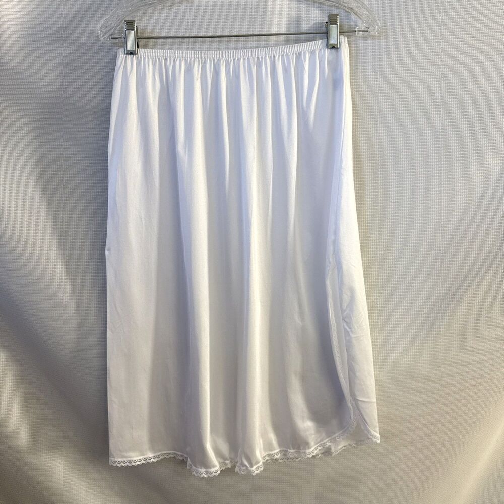 Vanity Fair Half Slip White Nylon 26" x 26" Side Slit 12" #11-760 ~ Size M